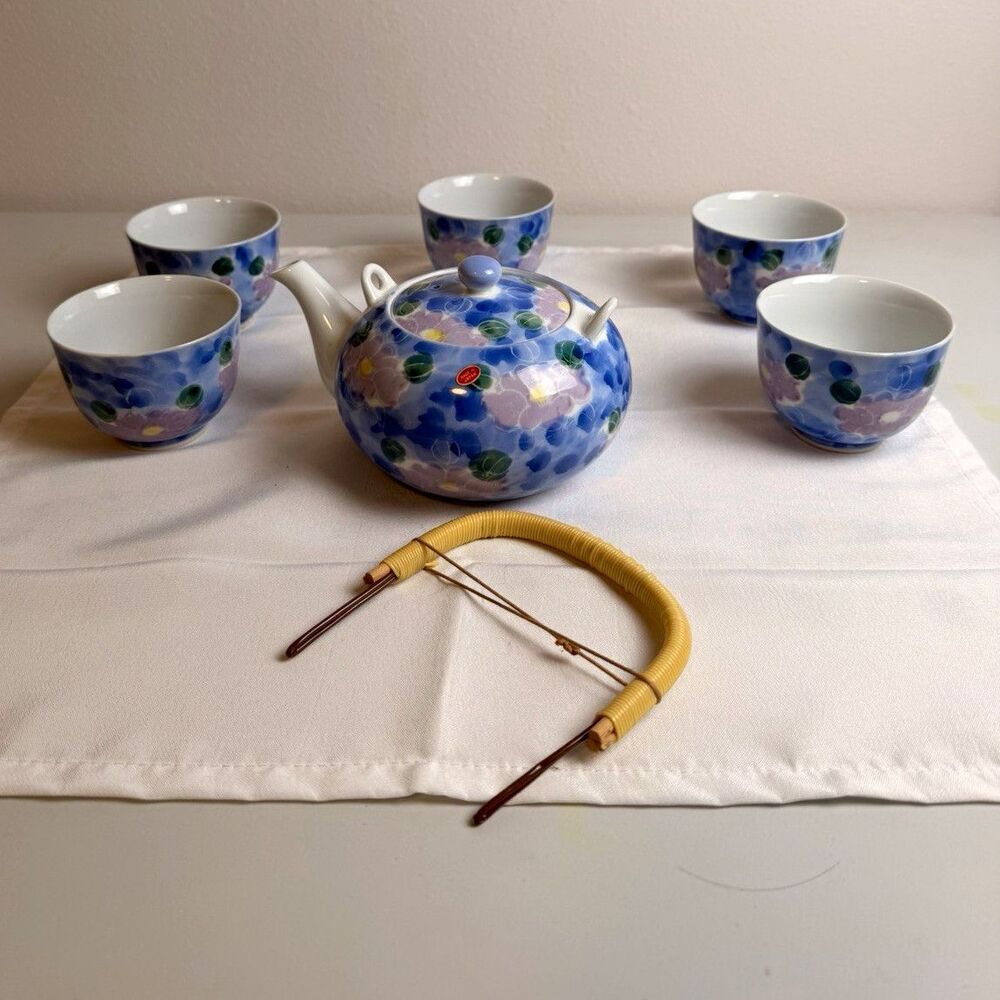 Glazed Ceramic Floral Tea Set Blue & White, Teapot w/ Lid, 5 Cups, Handle